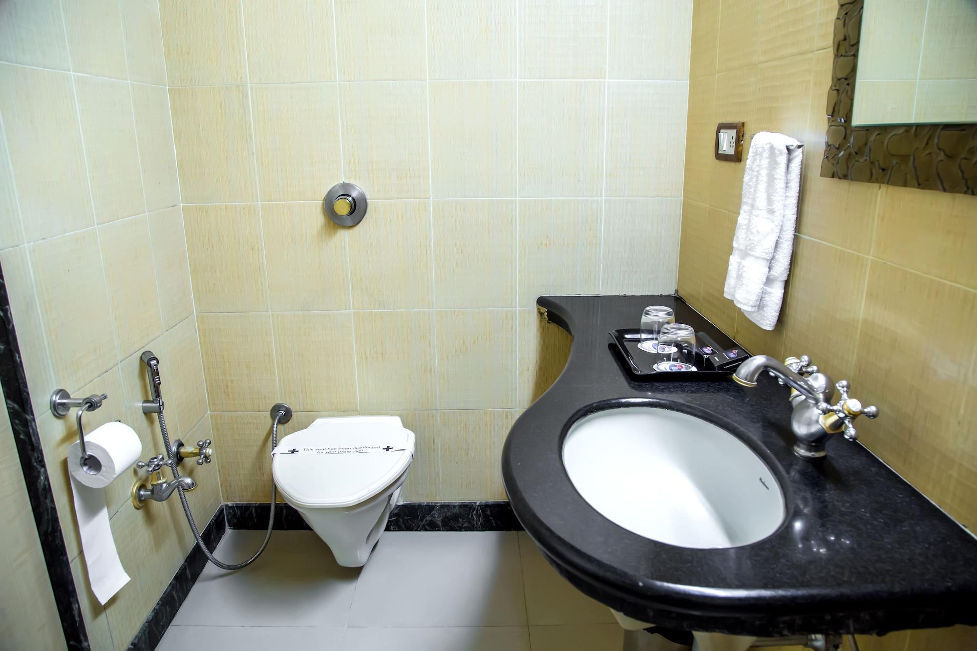 Hotel Tip Top Plaza Тхане Экстерьер фото