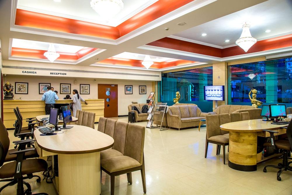 Hotel Tip Top Plaza Тхане Экстерьер фото