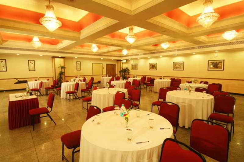 Hotel Tip Top Plaza Тхане Экстерьер фото