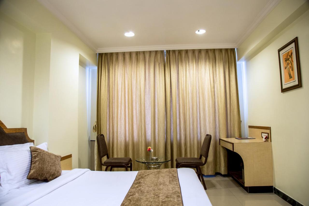 Hotel Tip Top Plaza Тхане Экстерьер фото