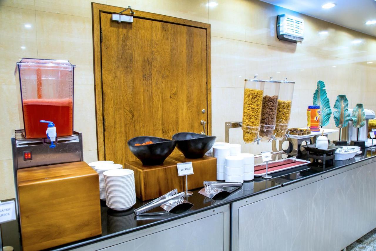 Hotel Tip Top Plaza Тхане Экстерьер фото